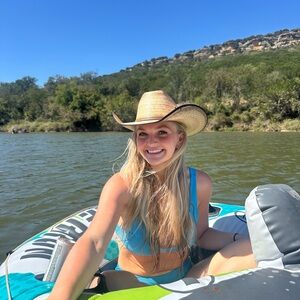 Meet your Posher, Jadeyn